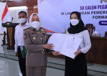 Sebanyak 328 CPNS Terima SK Dari Bupati Anna
