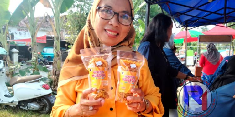 Waooow..Kentang Mustofa Kriuk, Camilan Gurih dan Manis di Bazar Murah Ramadhan Bojonegoro