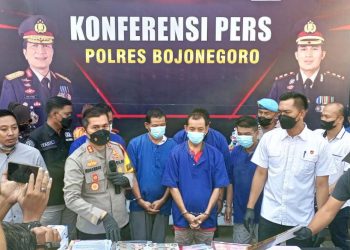 5 Penipu Modus Penggandaan Uang Ratusan Milyar Dibekuk Satreskrim Polres Bojonegoro
