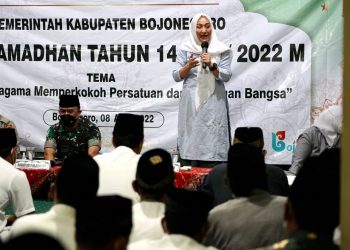 Safari Ramadhan Bupati Anna Ajak Baca Sholawat Bersama, Malam Ganjil Pemkab Bojonegoro Adakan Khataman Al Qur’an