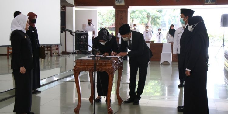 Lantik 39 ASN, Begini Pesan Bupati Anna