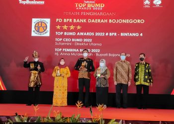Raih Penghargaan, Bupati Bojonegoro Ditetapkan Sebagai Top Pembina BUMD Awards 2022