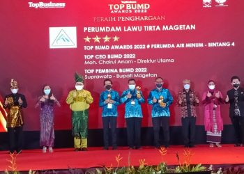 Perumdam Lawu Tirta Magetan Meraih Penghargaan beberapa Kategori TOP BUMD Awards 2022