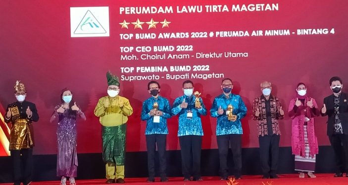 Perumdam Lawu Tirta Magetan Meraih Penghargaan beberapa Kategori TOP BUMD Awards 2022