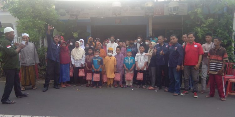 Media Ronggolawe News Berbagi Bertajuk Meraih Ridho Ilahi bersama Anak Yatim-piatu dan Dhuafa