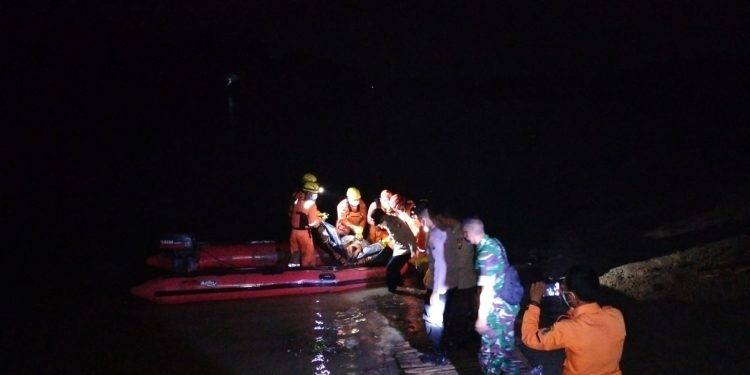 Akhiri Hidup Karena Putus Cinta, Pemuda Bojonegoro Mayatnya Ditemukan Mengapung