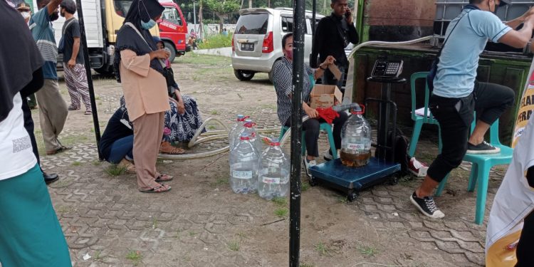 Warga Bojonegoro Serbu Pasar Murah Mandiri di Pasar Wisata