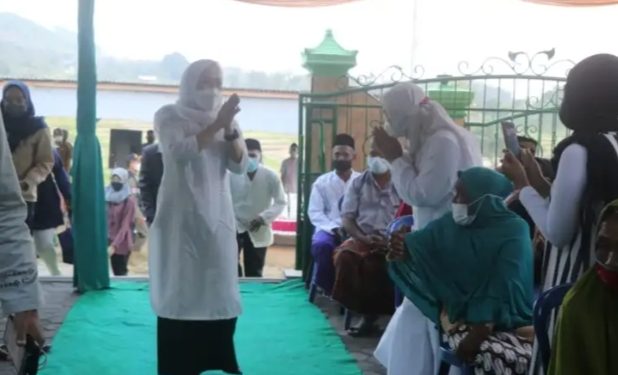 Giliran Sapa Warga Dusun Tumo Hargomulyo, Bupati Anna Ajak Masyarakat Meningkatkan Keimanan dan Ketakwaan Kepada Allah SWT