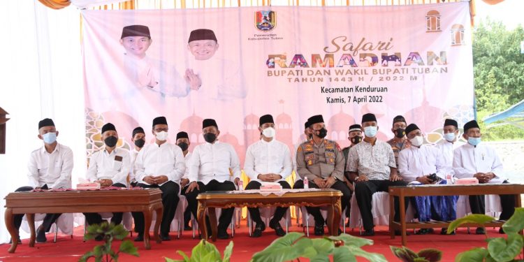 Pada Safari Ramadhan Pertama Bupati Lindra Berikan Insentif Kepada 680 Guru TPQ