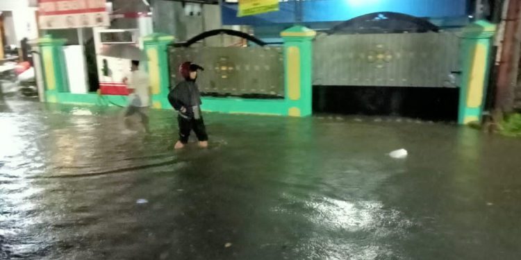 Akibat Hujan Yang Cukup Deras,wilayah Kota Bojonegoro Terendam Banjir