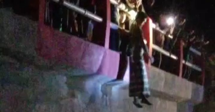 Gara-gara putus cinta ,seorang pemuda nekat menghabisi hidup nya dengan gantung diri