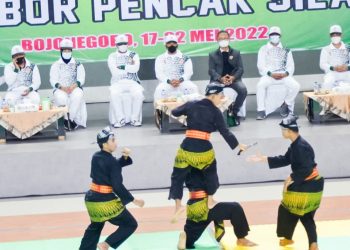 Buka Pra Pekan Olahraga Provinsi (Porprov) Jawa Timur VII Tahun 2022 untuk Cabang Olahraga Pencak Silat. Ini Pesan Bupati Anna