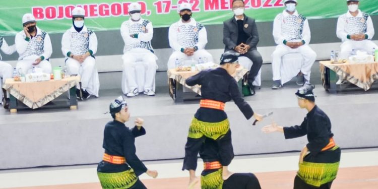 Buka Pra Pekan Olahraga Provinsi (Porprov) Jawa Timur VII Tahun 2022 untuk Cabang Olahraga Pencak Silat. Ini Pesan Bupati Anna