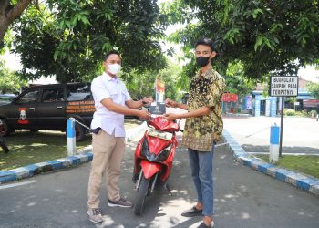 Respon Cepat Reskrim Polres Magetan Menangani Pengaduan, Dan Menyerahkan Motor Barang bukti Tanpa Biaya