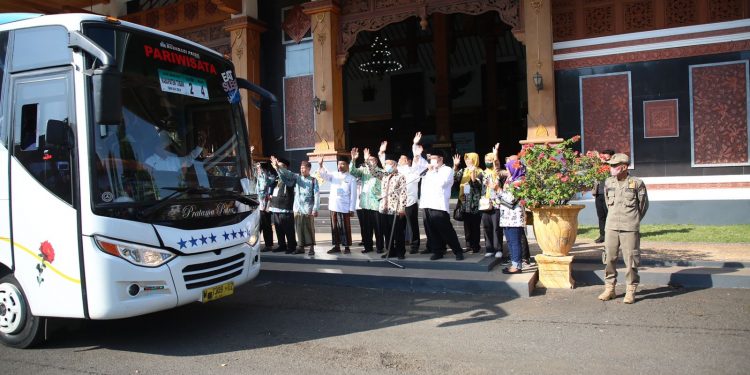 146 CJH Asal Tuban Kloter Kedua Diberangkatkan Sekda