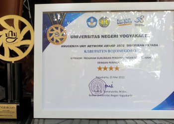 Pemkab Bojonegoro Raih Anugerah UNY Network Award 2022 kategori program dukungan pengembangan SDM terbaik