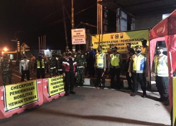 Cegah PMK, Polres Magetan Bersama Instansi Terkait Gelar Razia Dan Penyekatan Di Cek Point Perbatasan
