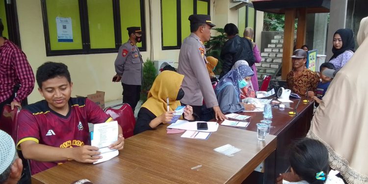 Warga Dihimbau Vaksin Booster Antisipasi Varian Baru COVID-19, Ini Kata Kapolsek Widang