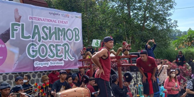 Goyang Serekan Ramaikan Event Internasional Flashmob Goser
