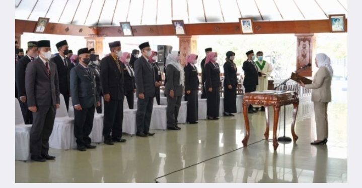 Pesan Bupati Anna Pada Kepsek Saat Melantik 68 Pejabat di Lingkup Pemkab Bojonegoro