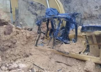 Kabut Gelap Meninggalnya  Operator Alat Berat  Tambang Pasir Kwarsa