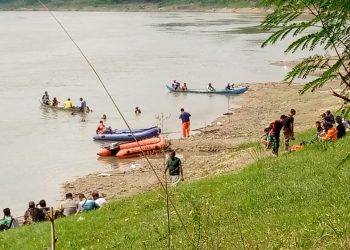 Pencarian Bocah Tenggelam Di Aliran Sungai Bengawan Solo Masih Berlangsung