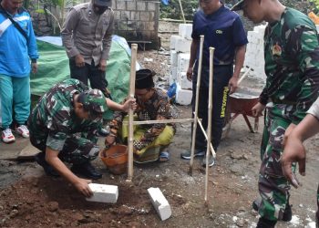 Peletakan Batu Pertama Pembangunan Dua Musholla Oleh Dandim 0811