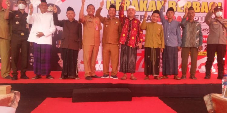 Pemkab Bojonegoro Bagikan 10 Juta Bendera Merah Putih