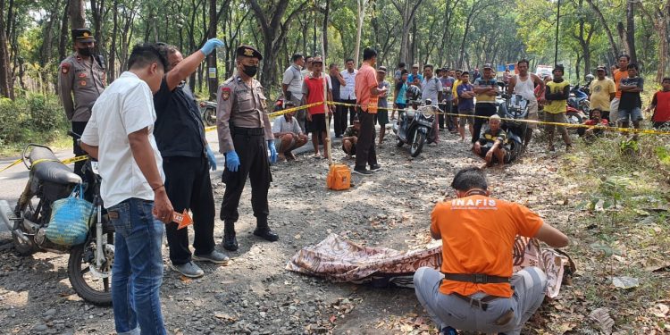 Sesosok Mayat di Jalan Raya Parang-Sampung Gegerkan Warga