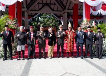 Pemkab Bojonegoro Gelar Upacara Bendera HUT Kemerdekaan RI Ke-77