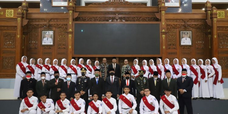 Paskibraka 2022 Tuban Resmi Dikukuhkan Bupati