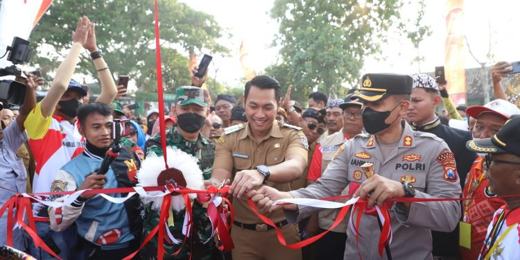 Pembukaan Jatirogo Expo 2022 Diwarnai Drumband dan Kirab Budaya