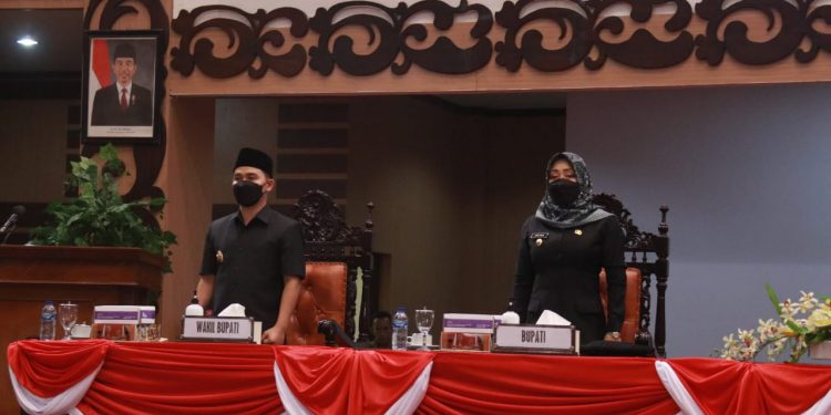 DPRD Kabupaten Mojokerto Gelar Rapat Paripurna Dengar Penyampaian Bupati Terkait Raperda dan APBD