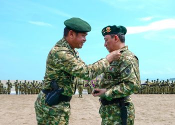 Kapolri Dikukuhkan Sebagai Warga Kehormatan Kostrad