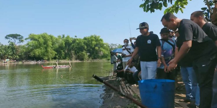 Undang Antusias Warga Dengan Mancing Bersama, Pemkab Ngawi Gelar Sosialisasi Gempur Rokok Ilegal