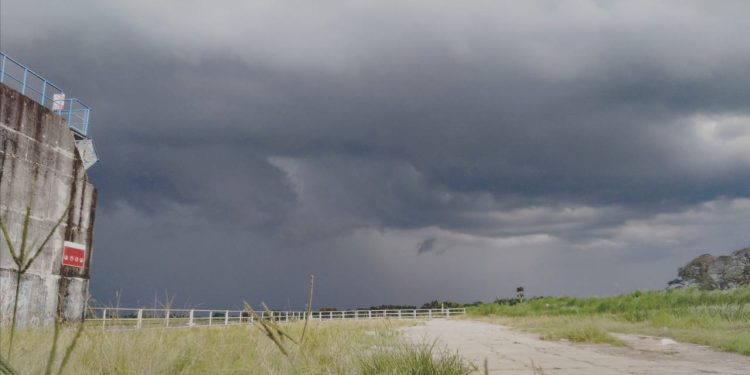 Angin Kencang dan Petir, BPBD Bojonegoro Imbau Masyarakat Waspada