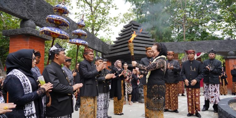 Dari Khayangan Api Kirab Api Abadi ke Pendopo Malowopati Sebagai Awal Kegiatan HJB 345