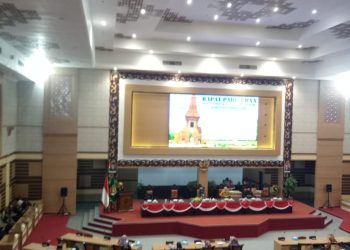 Rapat Paripurna, Bupati Mojokerto Sampaikan Jawaban  Raperda APBD 2023