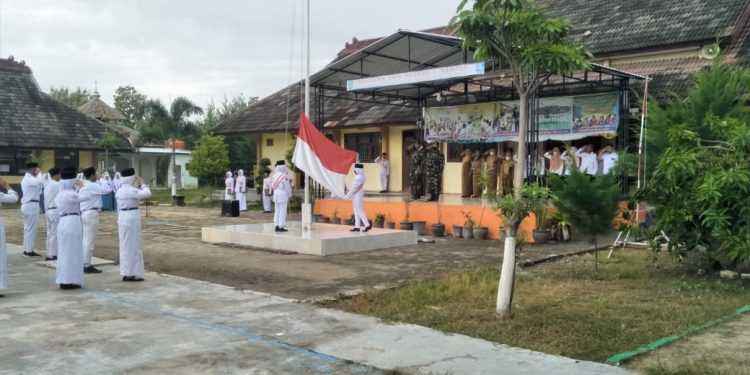 Jelang Hari Pahlawan, TNI Tanamkan Kedisiplinan Siswa SMAN 1 Bancar Tuban