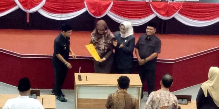 Paripurna DPRD Kabupaten Mojokerto setujui 4 Raperda
