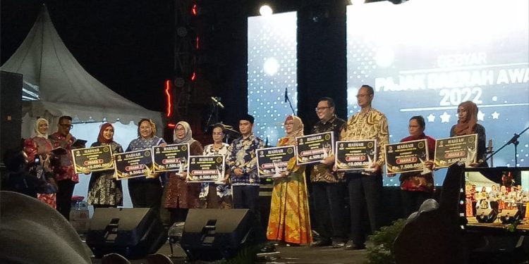 Penganugerahan Pajak Daerah Award 2022 Oleh Pemkab Mojokerto