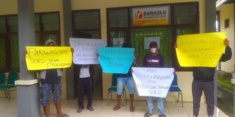 Rekrutmen PKD Dinilai Curang, Aliansi Pemuda Soko Datangi Kantor Panwaslu Kecamatan Gelar Aksi Unjuk Rasa