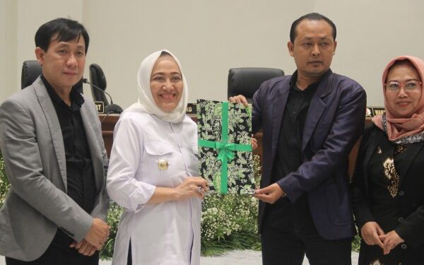 Bupati Anna Tekankan Capaian Bojonegoro Dalam Rapat Paripurna Bersama DPRD