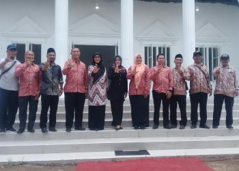 Waaooow… Megah Seperti Istana Merdeka, Kantor Desa Brangkal Diresmikan Bupati Ikfina