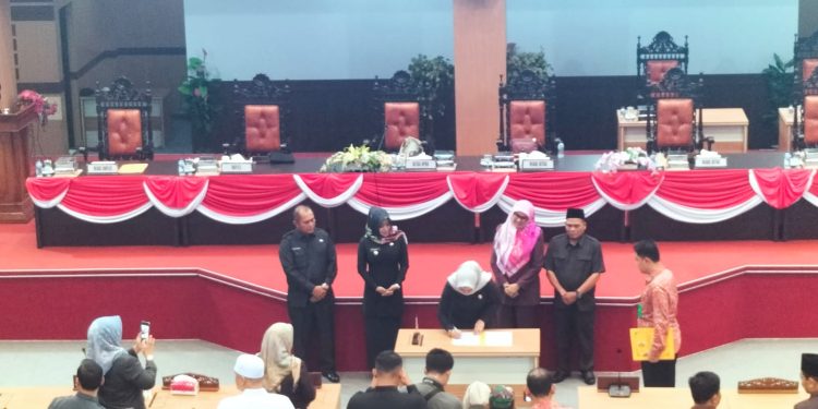 Gelar Rapat Paripurna, DPRD Kabupaten Mojokerto Sampaikan Rekomendasi Terhadap LKPJ 2022 Bupati Mojokerto