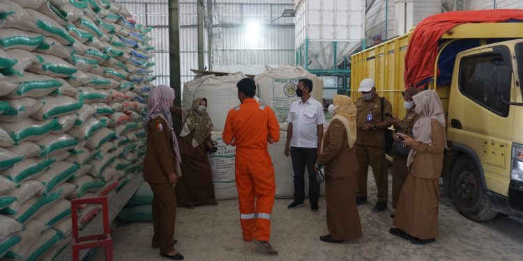 TPID Pemkab Bojonegoro Datangi Pusat Penggilingan Padi, Pastikan Stok Beras Aman
