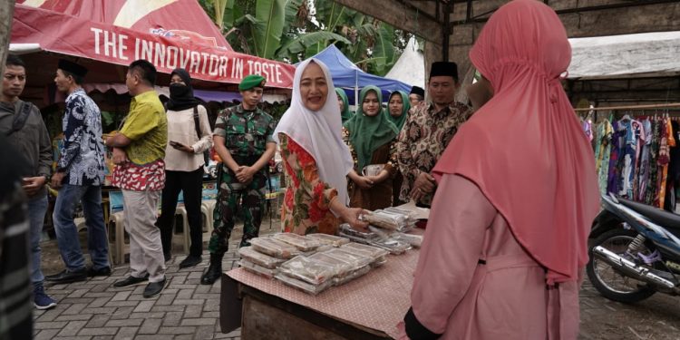 Bupati Anna Apresiasi Penyelenggaraan Bazar Ramadhan Fair Desa Bogo