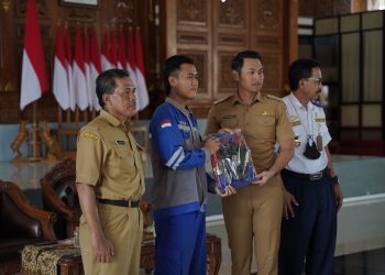 Apresiasi Petugas Kebersihan, Juru Parkir dan PJU, Ini Pesan Mas Lindra