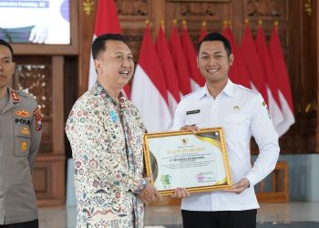 Bupati Tuban Serahkan Penghargaan K3 Kepada 39 Perusahaan