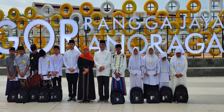 2000 Yatim Piatu dan Dhuafa Terima Santunan